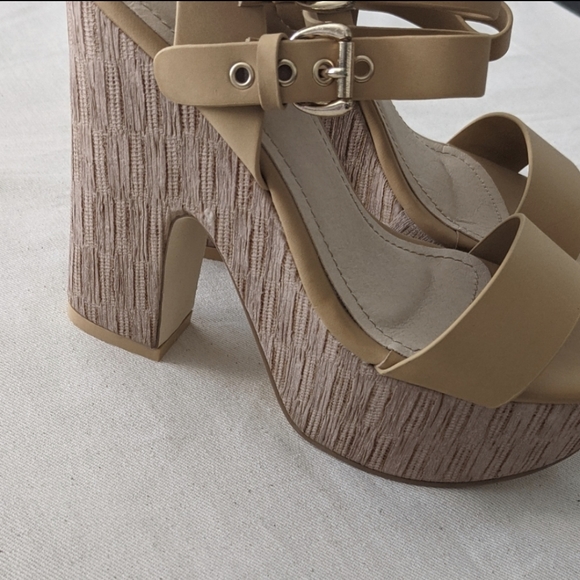 Brand New Heels - Picture 2 of 4